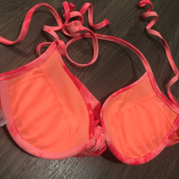 🤍3/25🤍 push-up bikini top - Picture 2 of 3